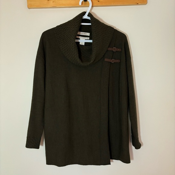 #28 Ellen Tracy Extra Fine Merino Wool Buckle Sweater - Picture 2 of 6